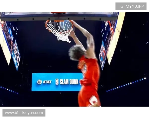 NBA扣篮大赛决赛瞬间，麦克朗创意动作获满分